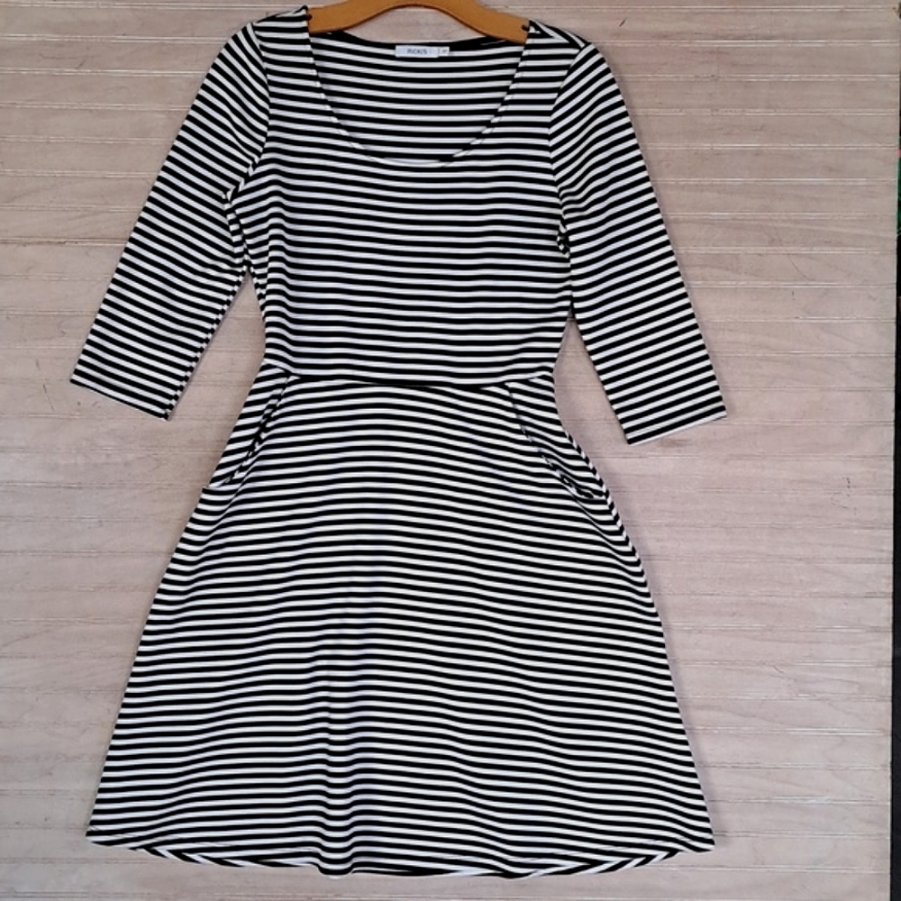 Ricki’s Black White Striped Stretchy Fit & Flare Skater Dress with Pockets Comfy